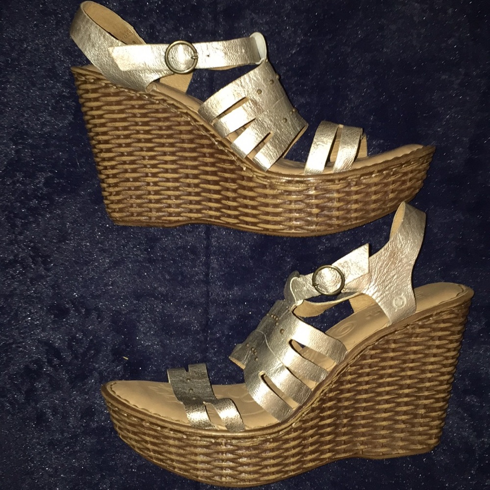 Born sandals